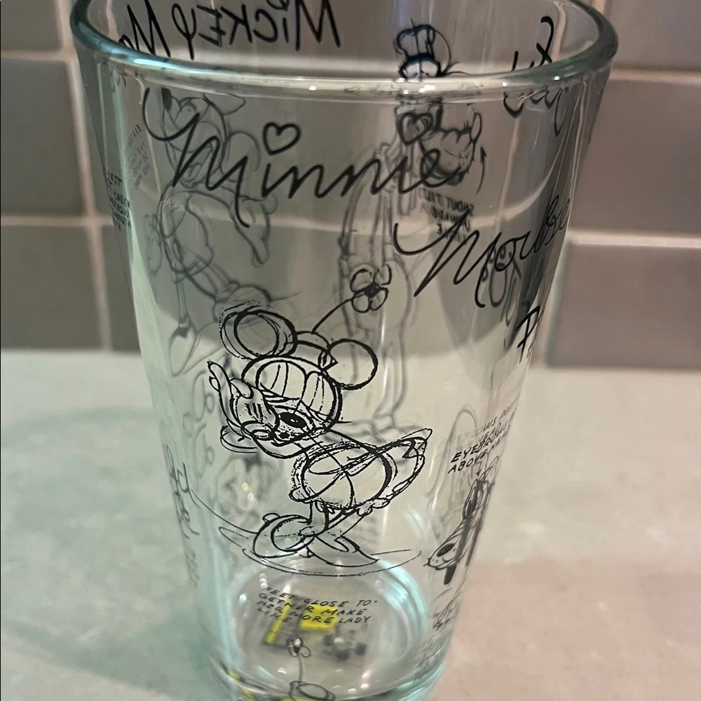 Disney Sketch-Style Mickey & Donald Glass Tumbler — White and Black - Picture 7 of 8
